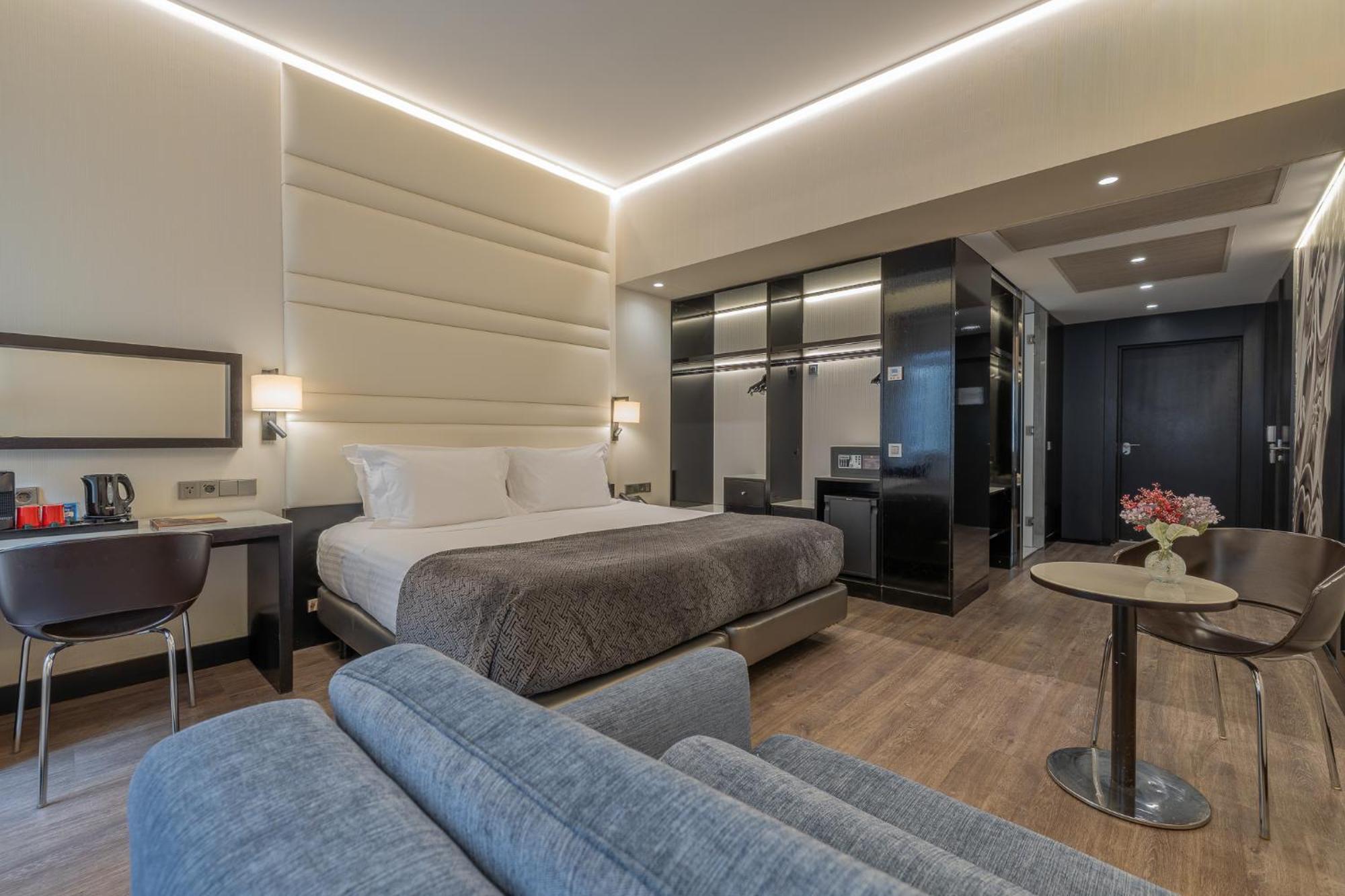 Superior Room Street View