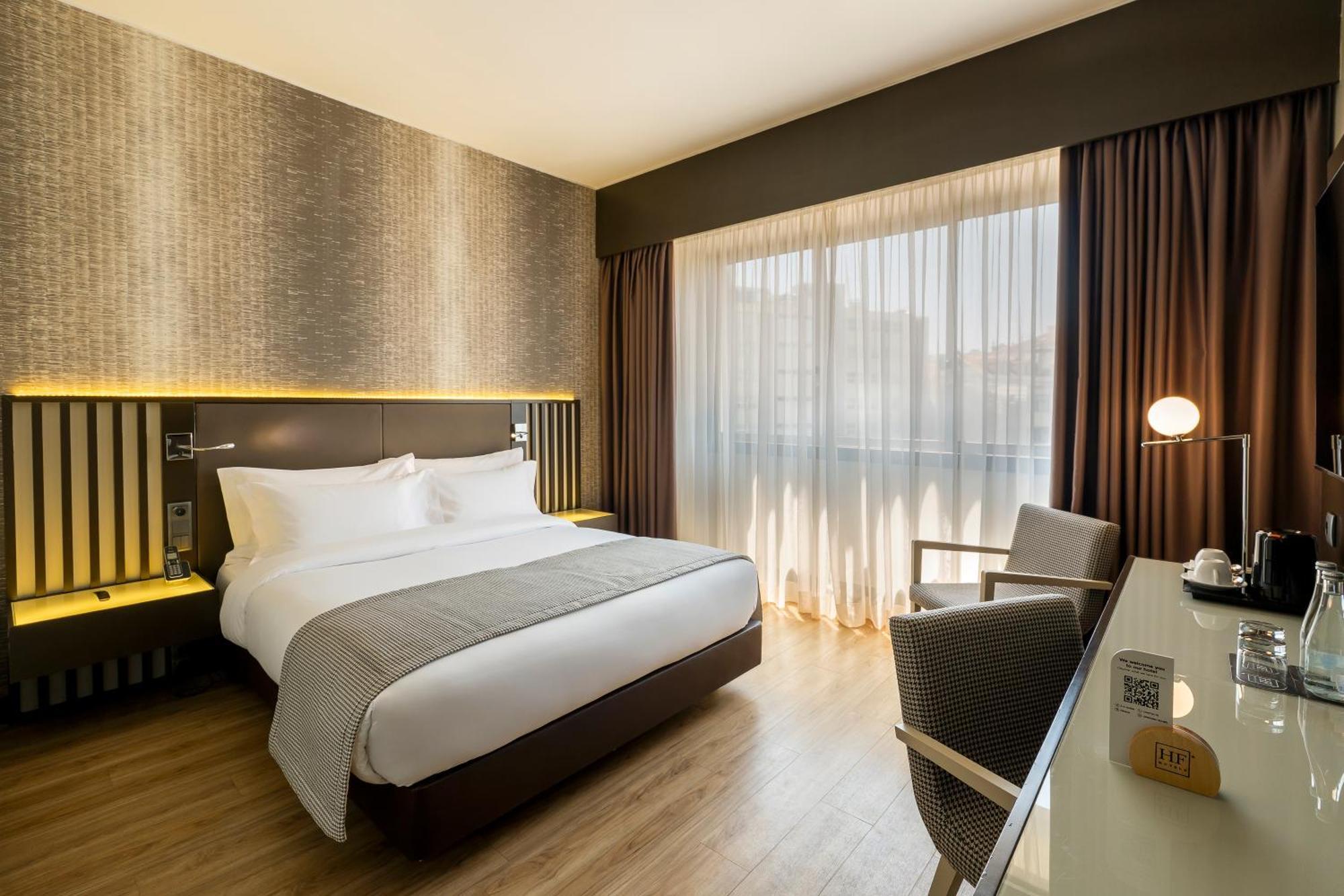 Deluxe Queen Room